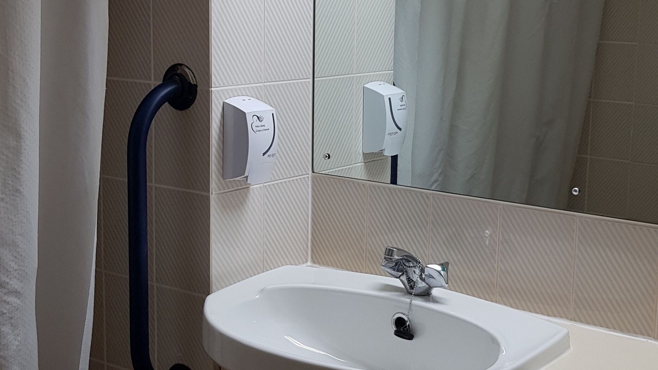 Photo of Bathroom in Battlesden