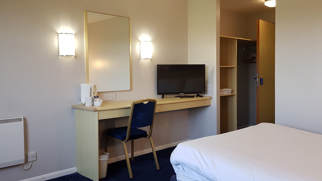 Photo of Bedroom in Battlesden