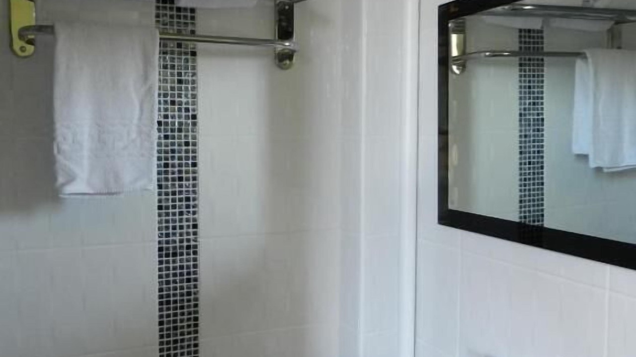 Photo of Bathroom in Sathonay-Camp