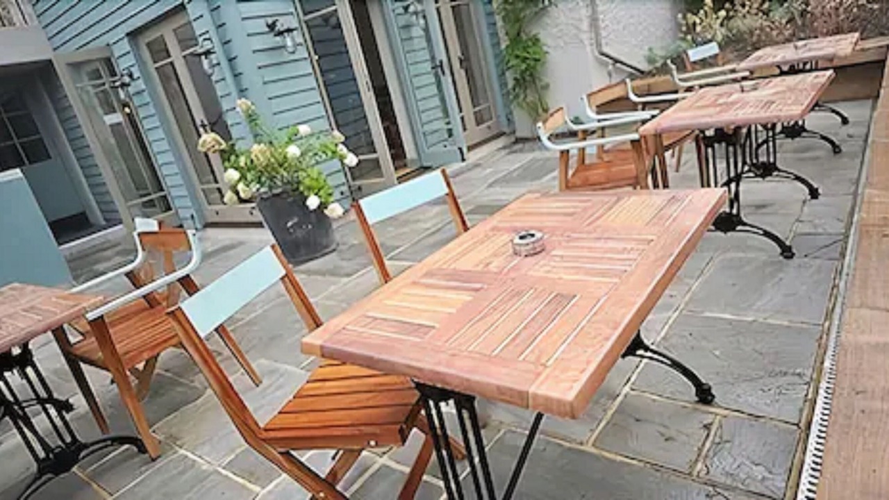 Photo of Patio Balcony in Churt