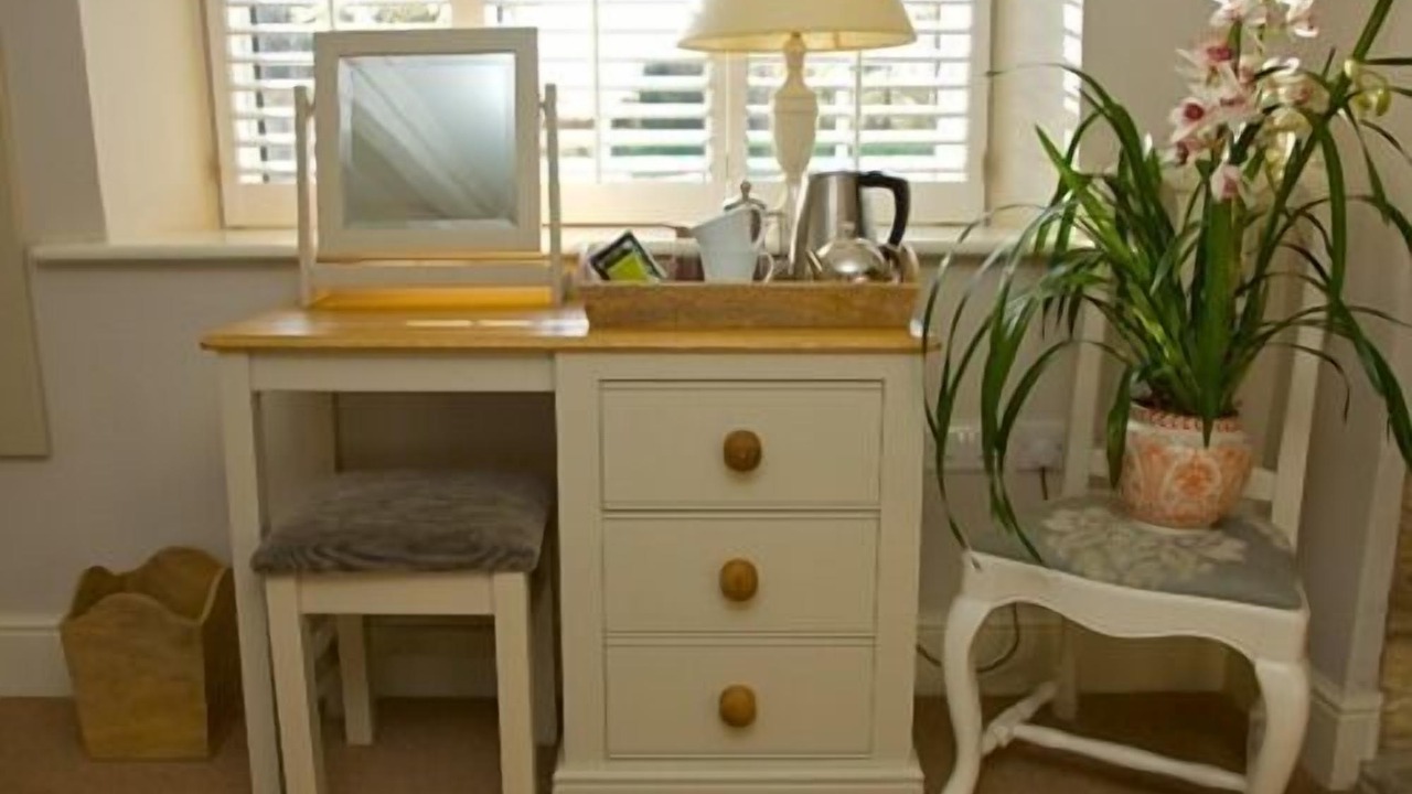 Photo of Bathroom in Hampton Poyle