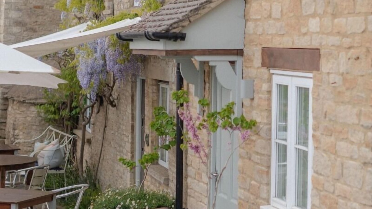 Photo of Outdoor in Hampton Poyle