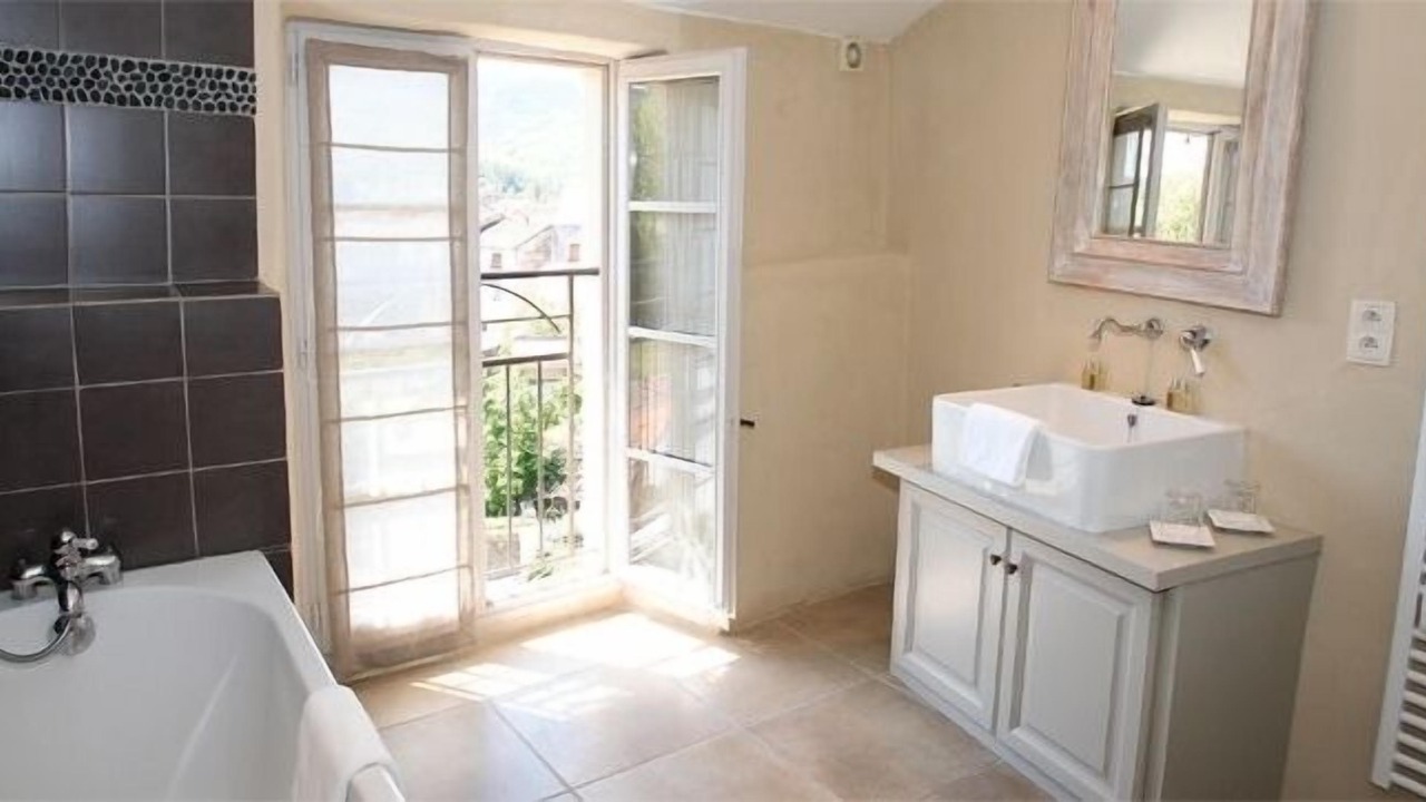 Photo of Bathroom in Herepian