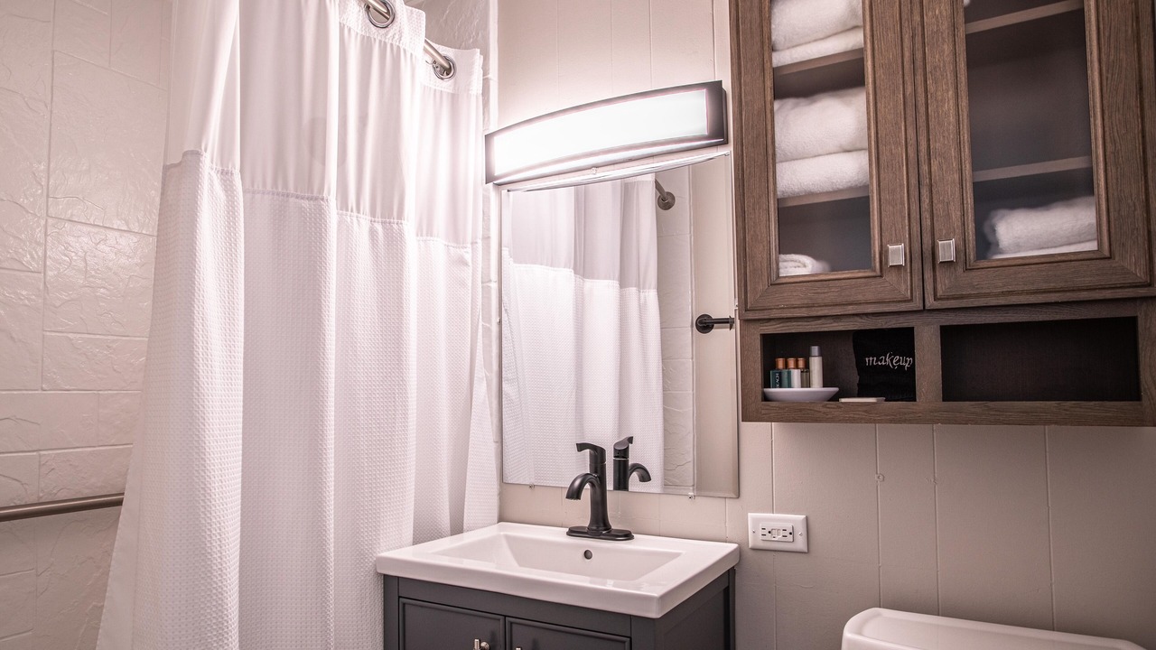 Photo of Bathroom in Baileys Harbor