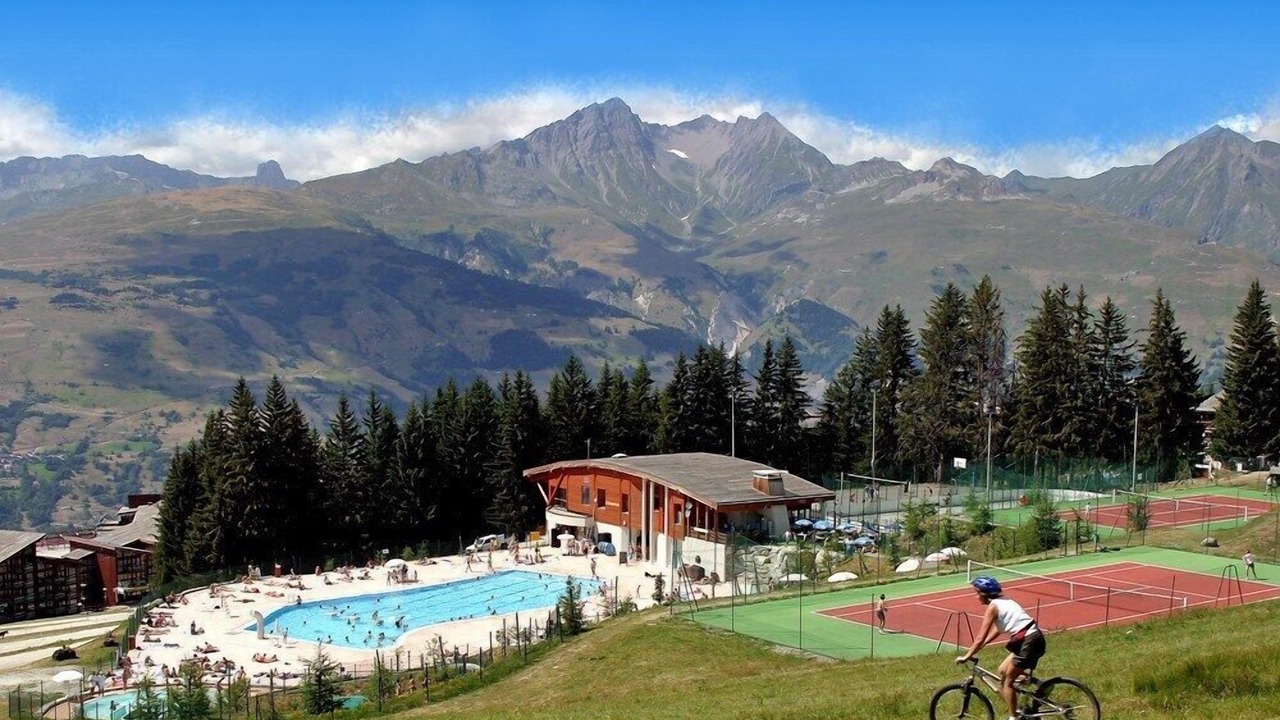 Photo of Others in Arc-1800