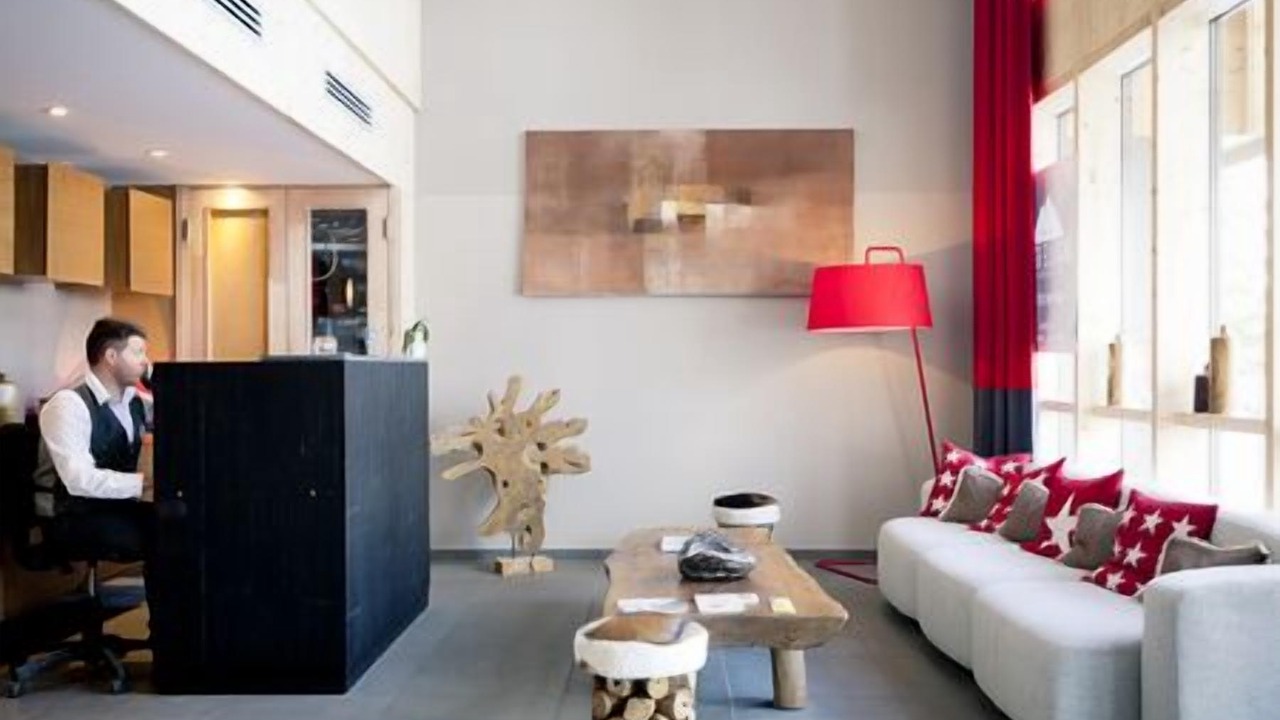 Photo of Others in Arc-1800