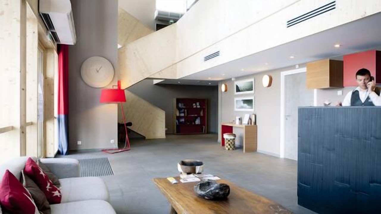 Photo of Others in Arc-1800