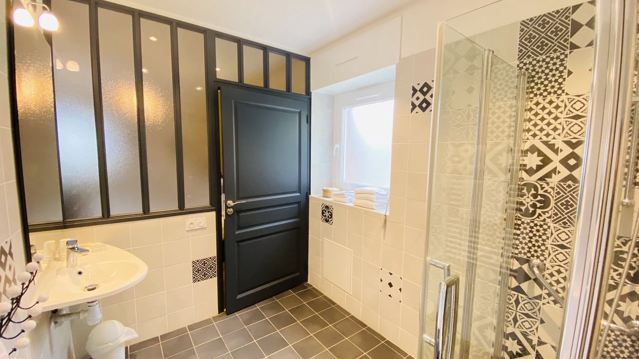 Photo of Bathroom in Dinard