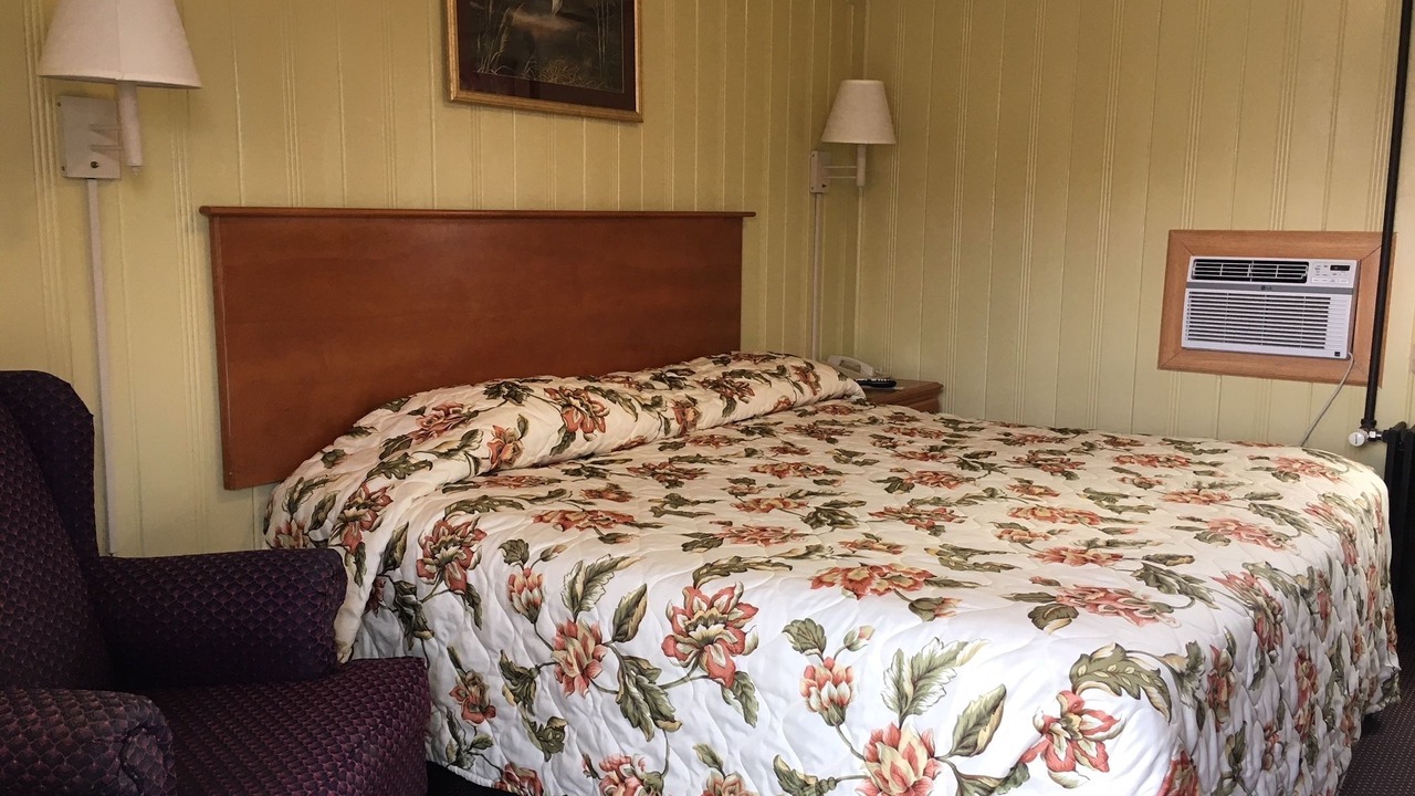 Photo of Bedroom in Dodgeville