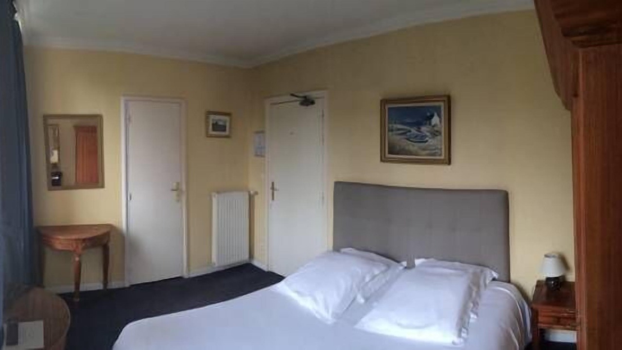 Photo of Bedroom in La Varenne Saint-Hilaire