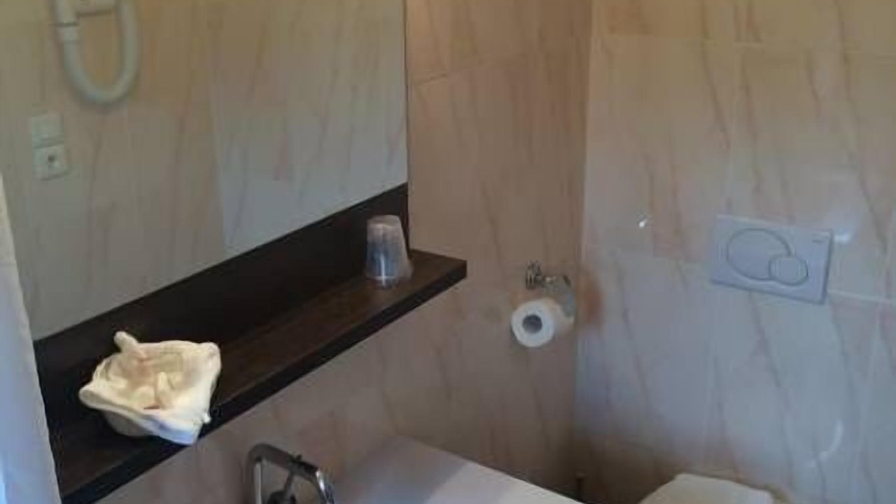 Photo of Bathroom in La Varenne Saint-Hilaire
