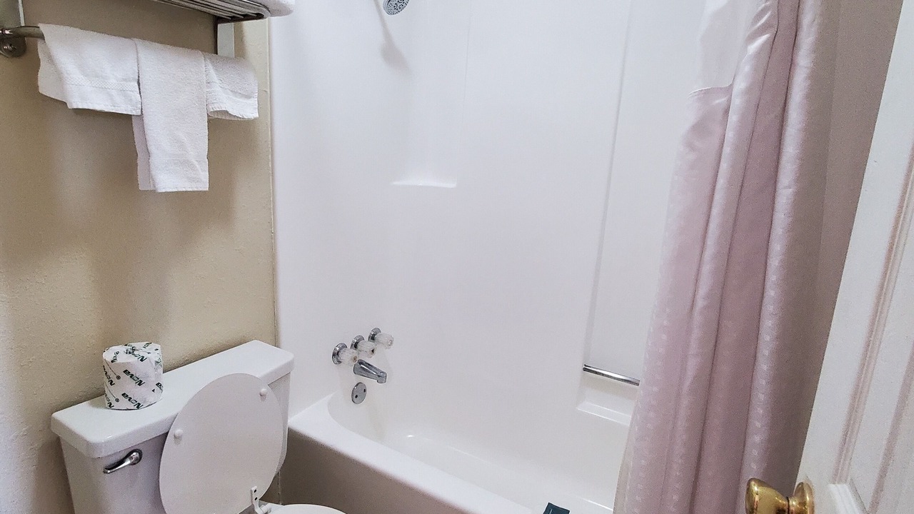 Photo of Bathroom in Henryetta