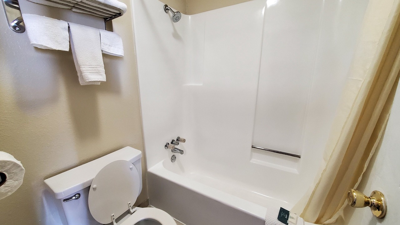 Photo of Bathroom in Henryetta