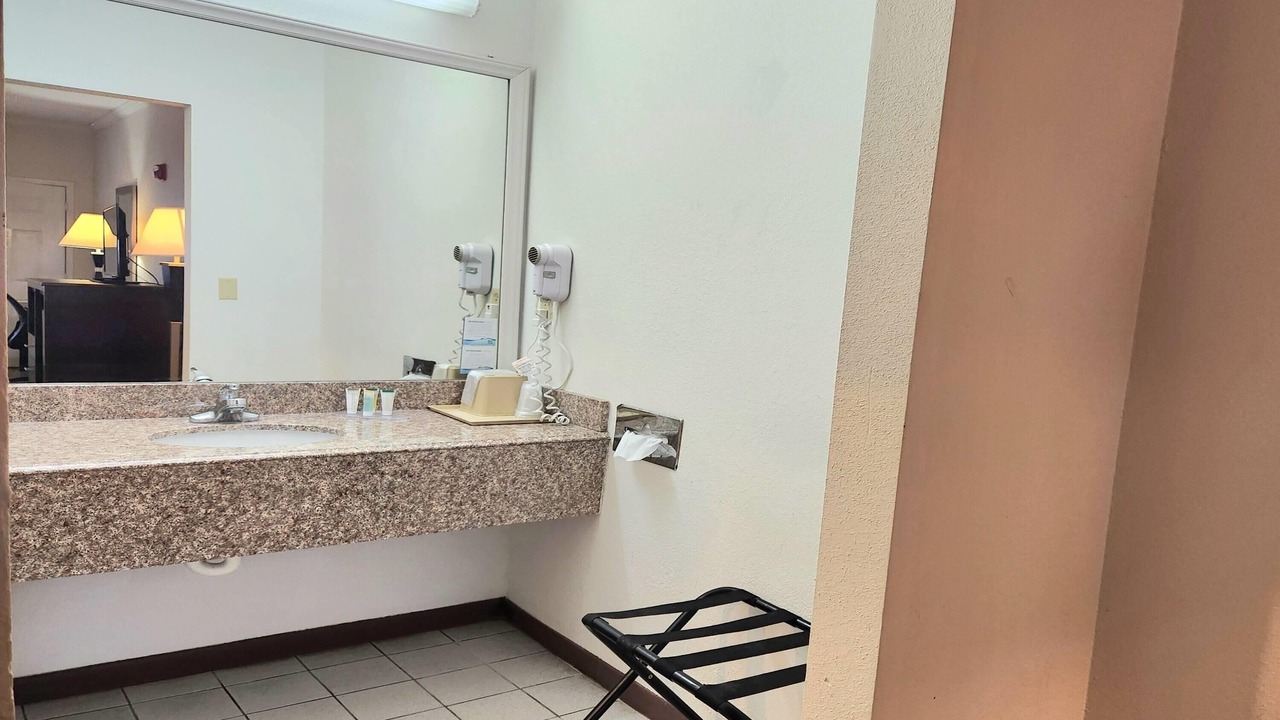 Photo of Bathroom in Navasota