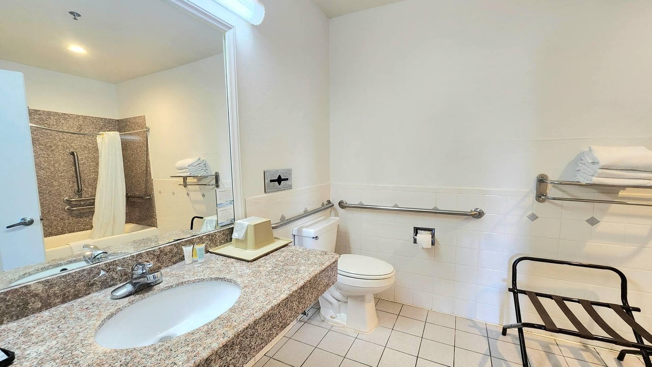 Photo of Bathroom in Navasota