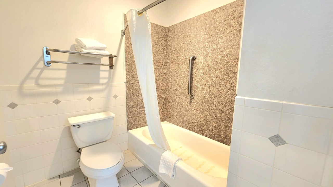 Photo of Bathroom in Navasota