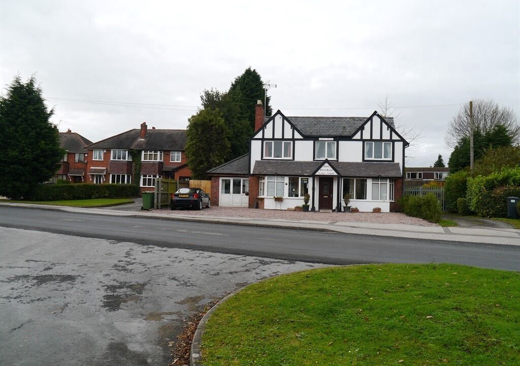 Photo of Buildings in Knowle Sands