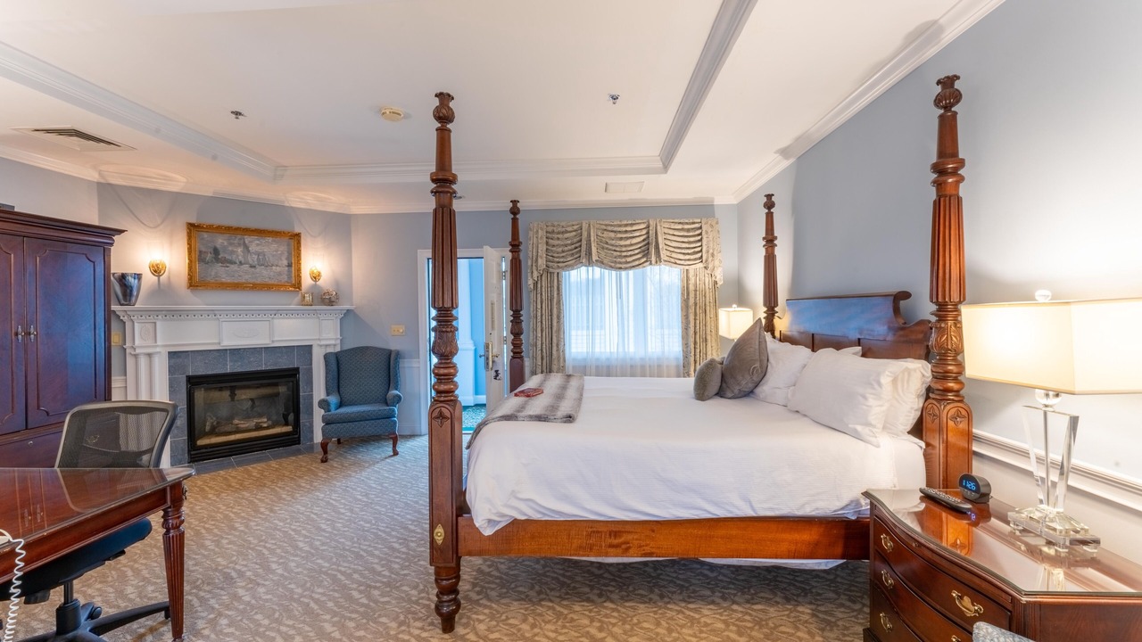 Photo of Others in Sandwich