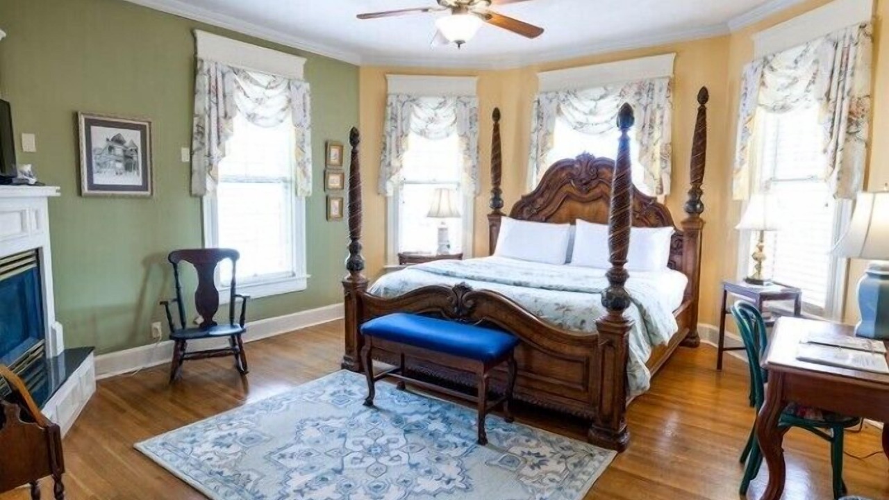 Photo of Bedroom in Walnut Street