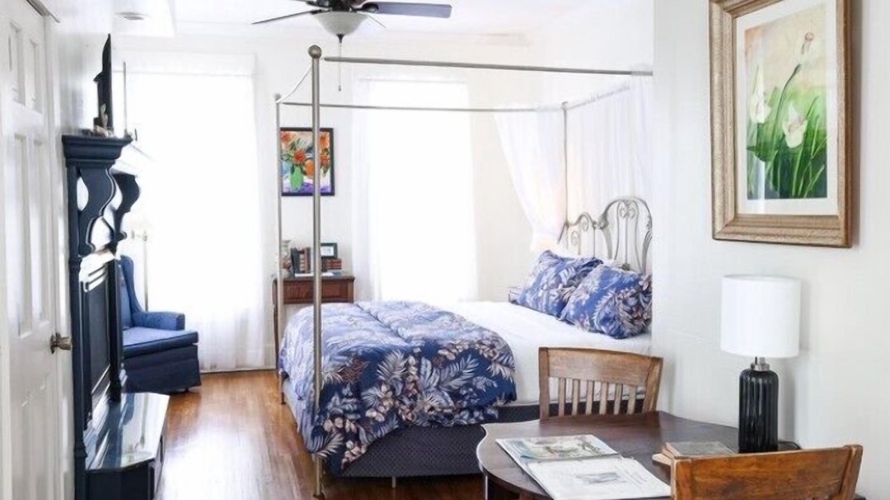 Photo of Bedroom in Walnut Street