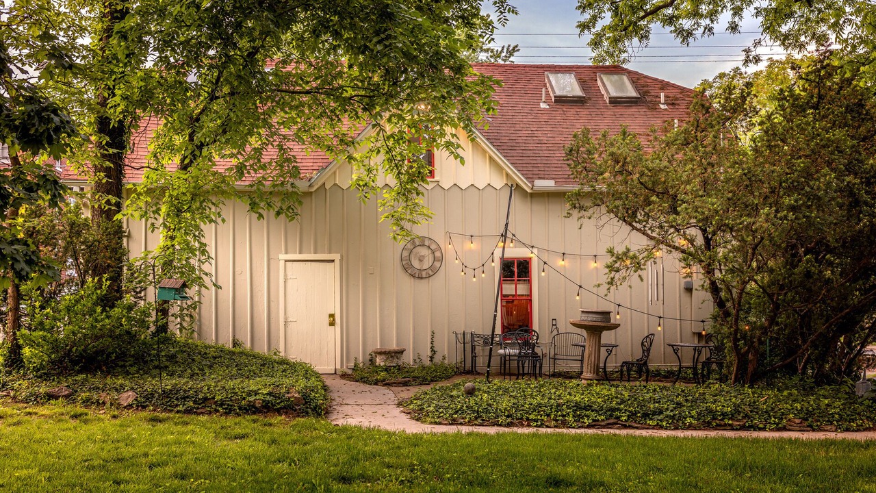 Photo of Outdoor in Walnut Street