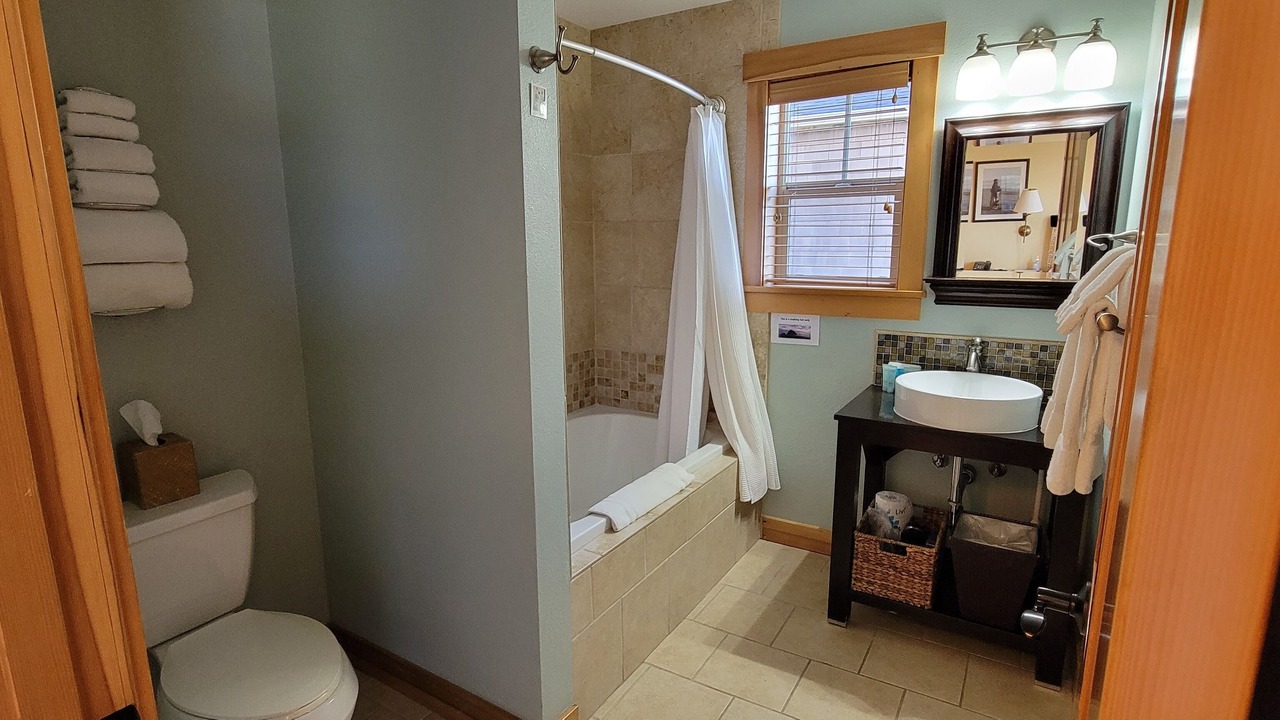 Photo of Bathroom in Cannon Beach