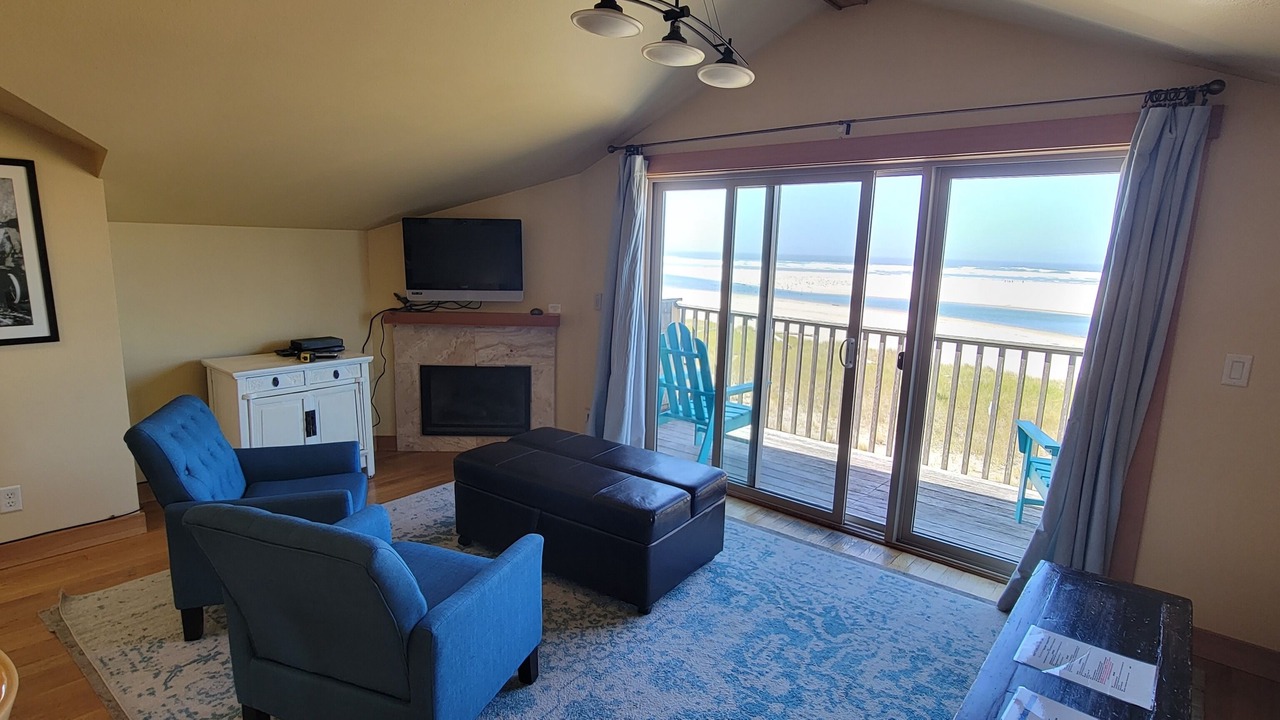 Photo of Livingroom in Cannon Beach