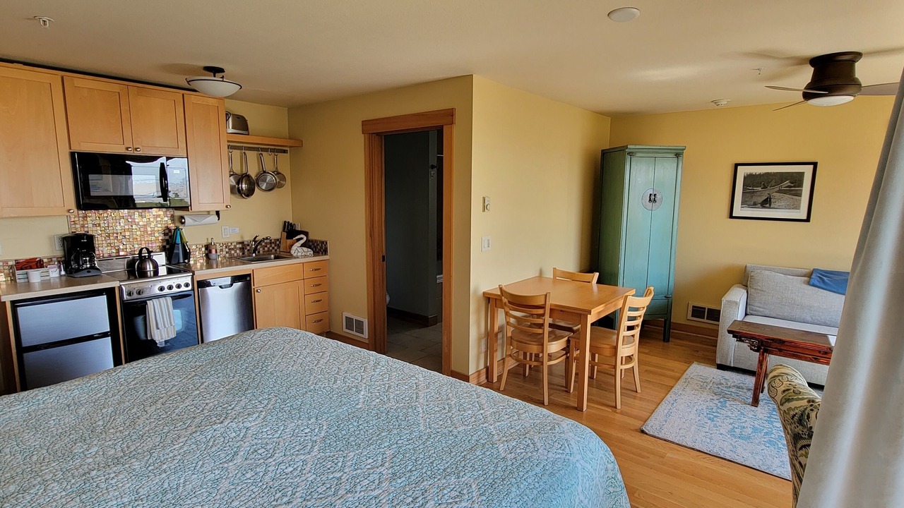 Photo of Others in Cannon Beach