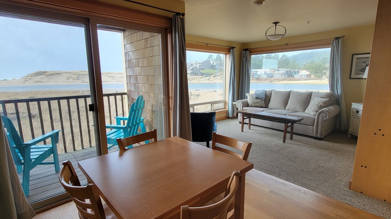 Photo of Livingroom in Cannon Beach