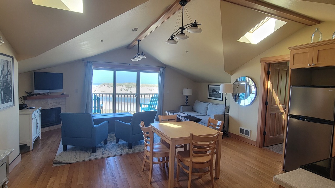 Photo of Livingroom in Cannon Beach