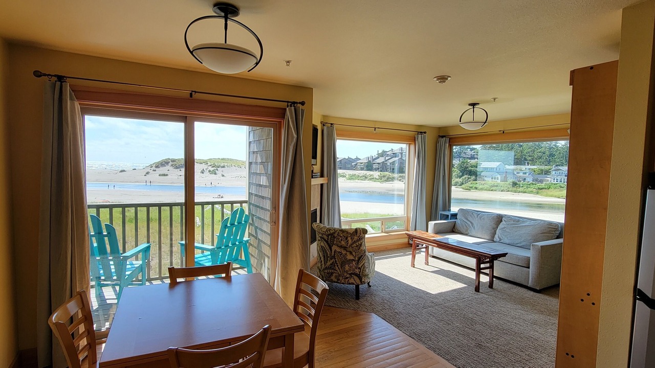 Photo of Bedroom in Cannon Beach