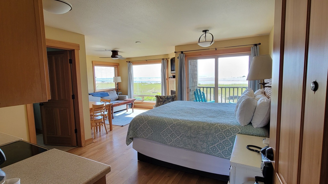 Photo of Others in Cannon Beach