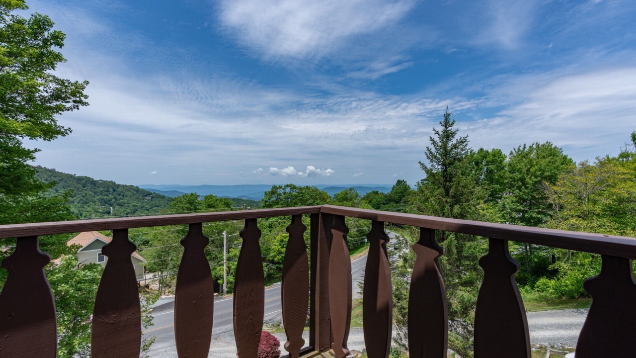 Photo of Patio Balcony in Beech Mountain