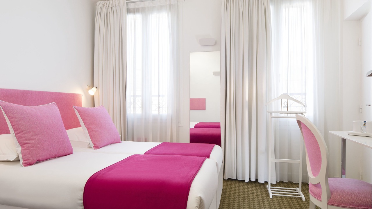 Photo of Bedroom in Montparnasse