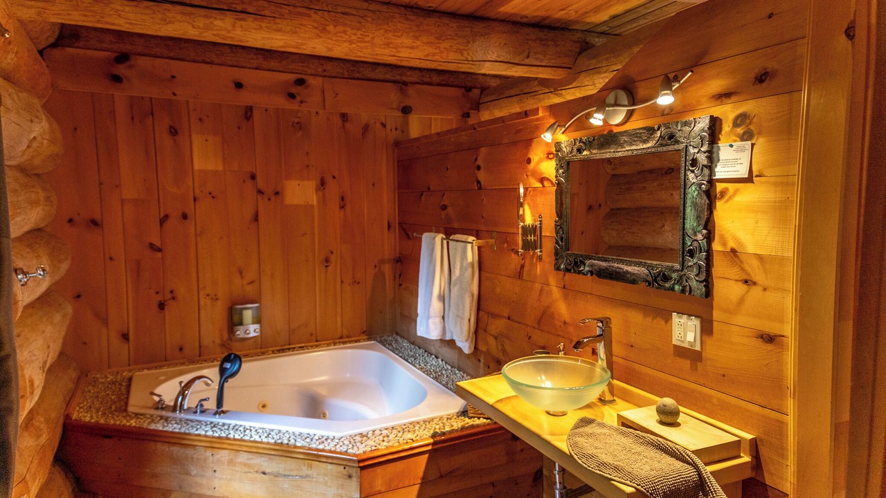 Photo of Bathroom in Duhamel
