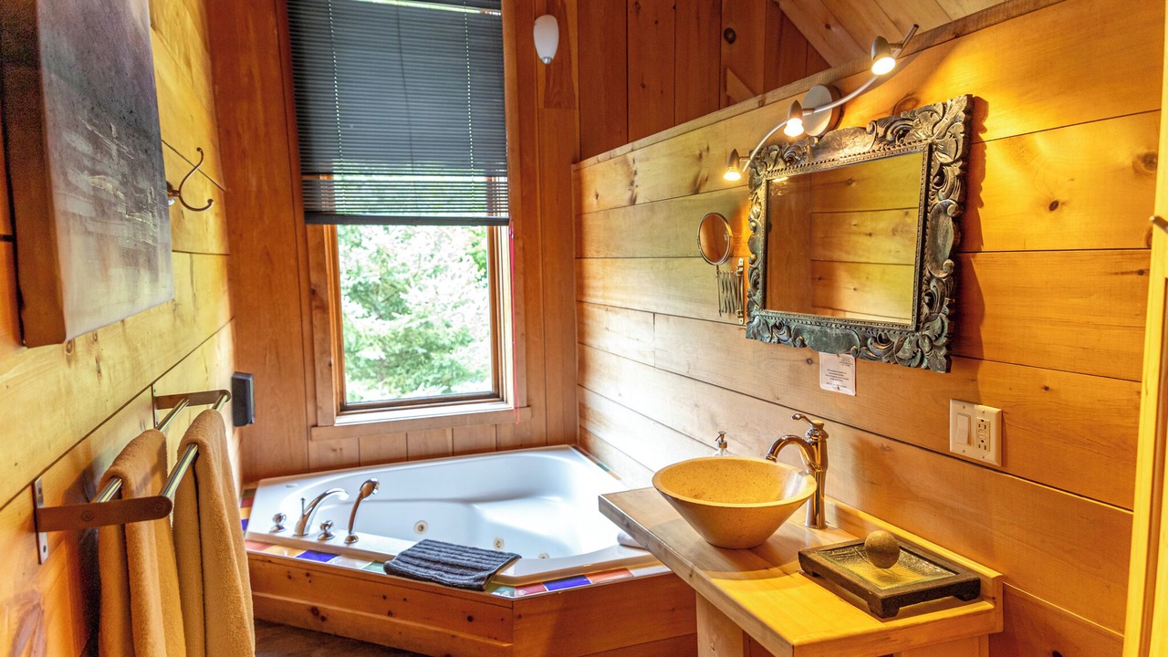 Photo of Bathroom in Duhamel