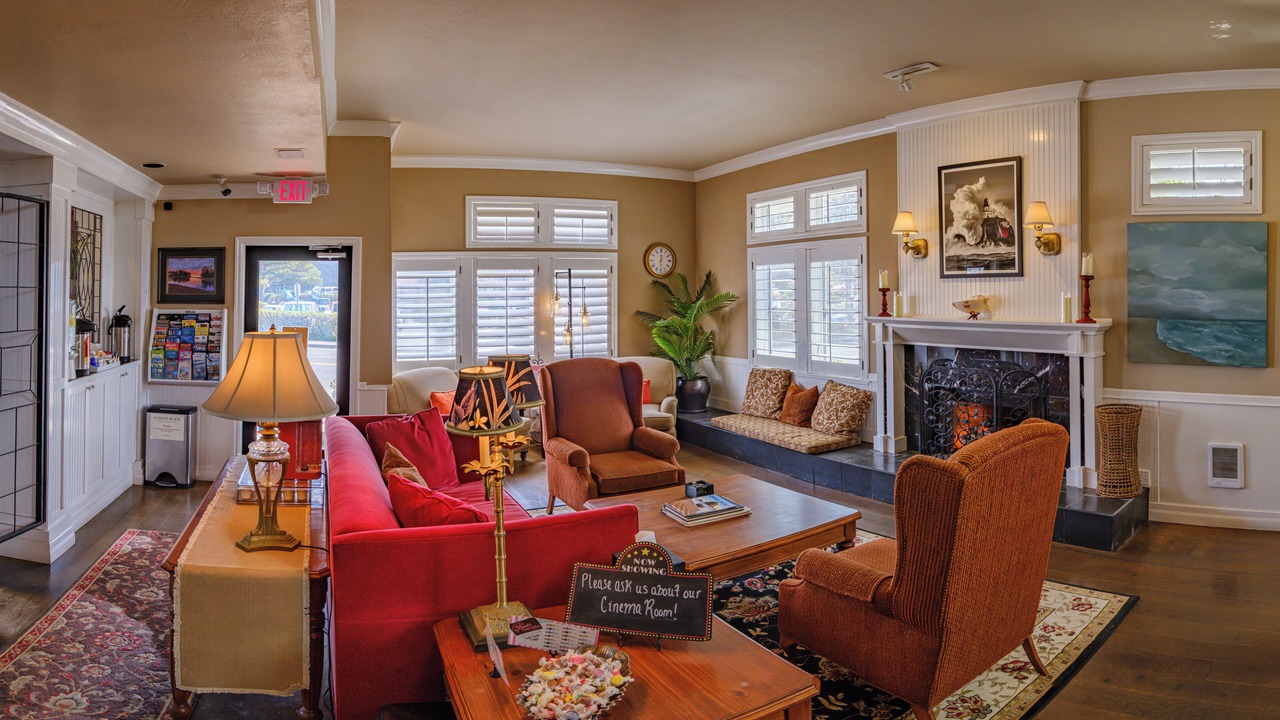 Photo of Others in Downtown Cannon Beach