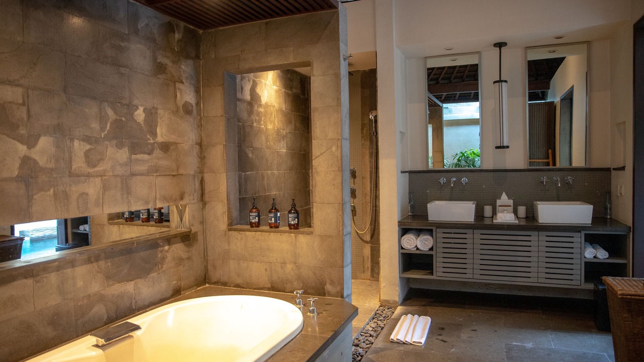 Photo of Bathroom in Sunset Road