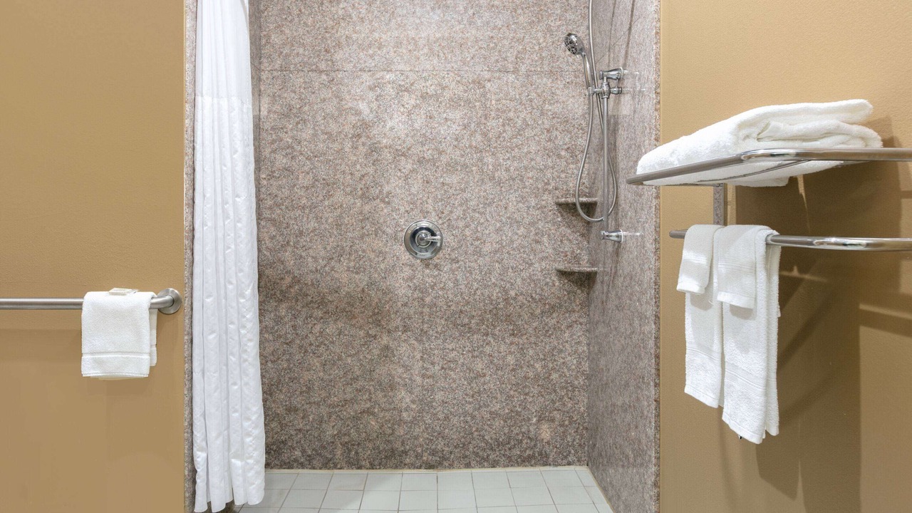 Photo of Bathroom in Karnes City