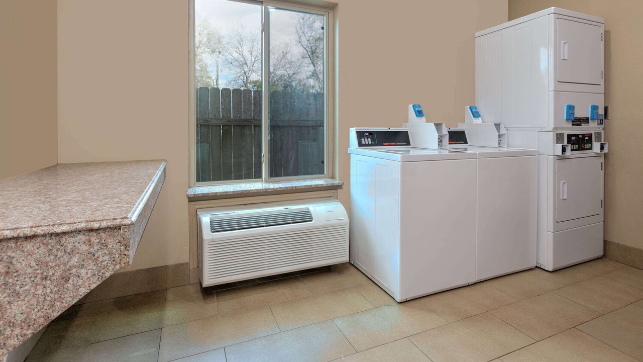 Photo of Bedroom in Karnes City