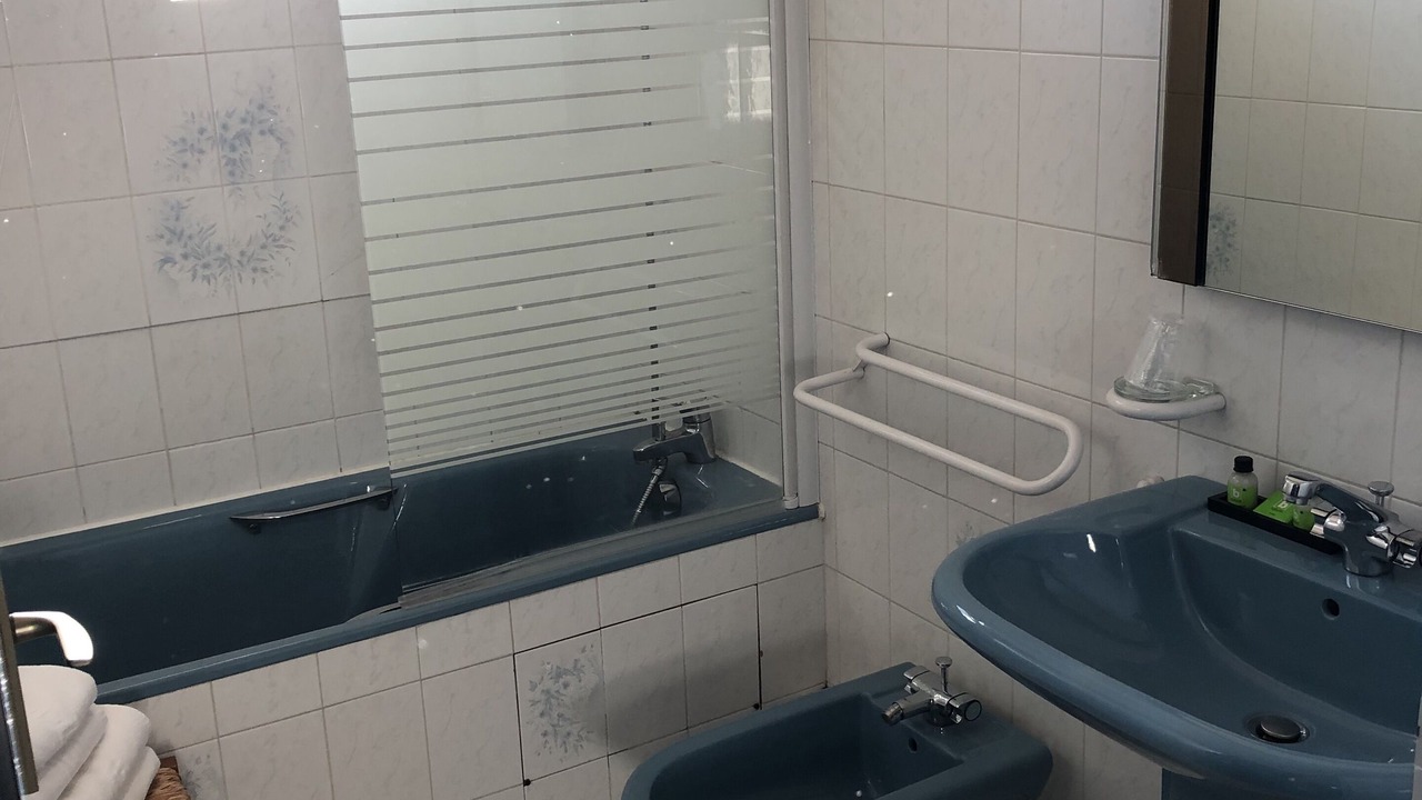 Photo of Bathroom in Gueugnon