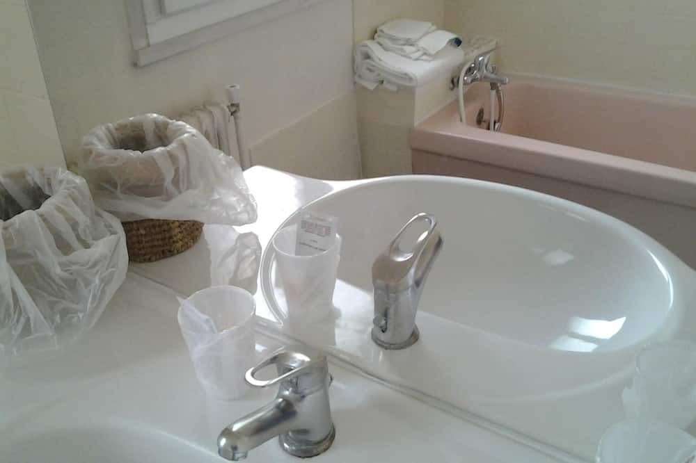 Photo of Bathroom in Louviers