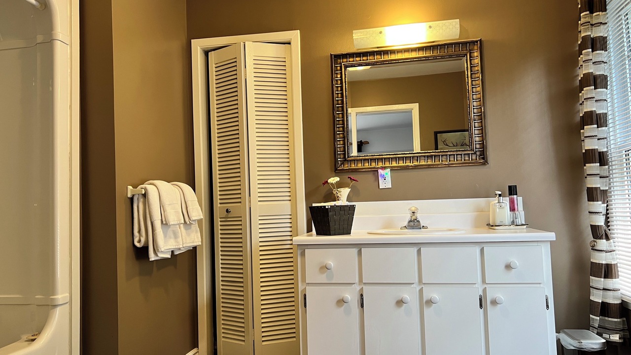 Photo of Bathroom in Niagara Falls