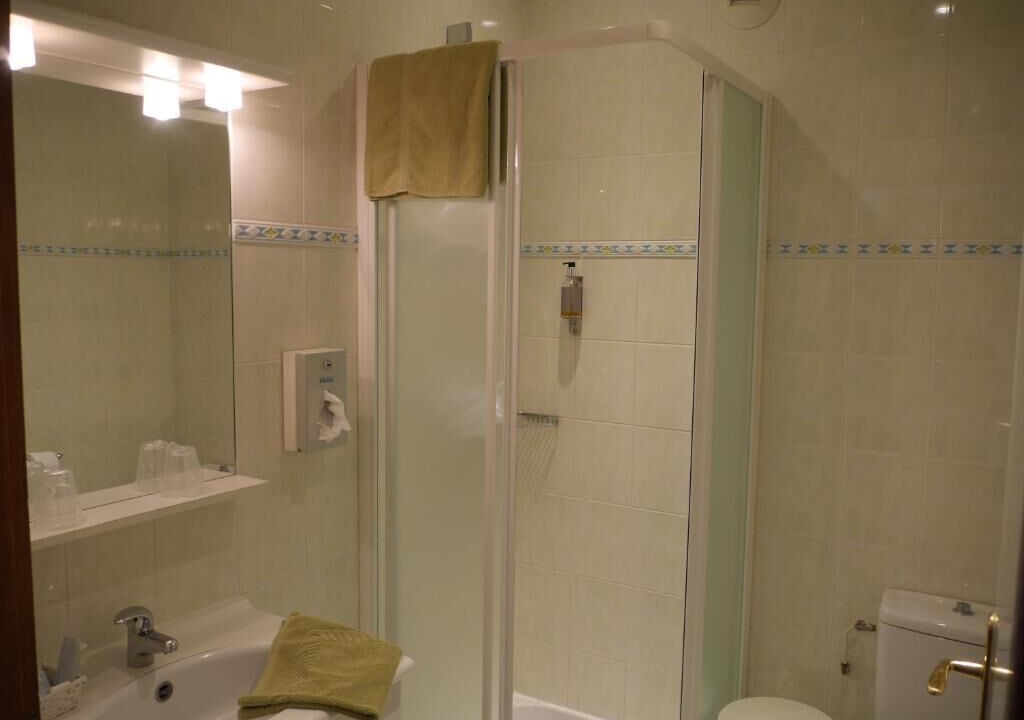 Photo of Bathroom in Saint-Jean-de-Maurienne
