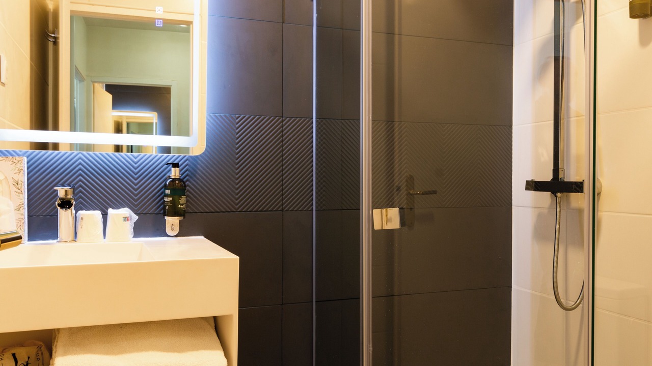 Photo of Bathroom in Libourne