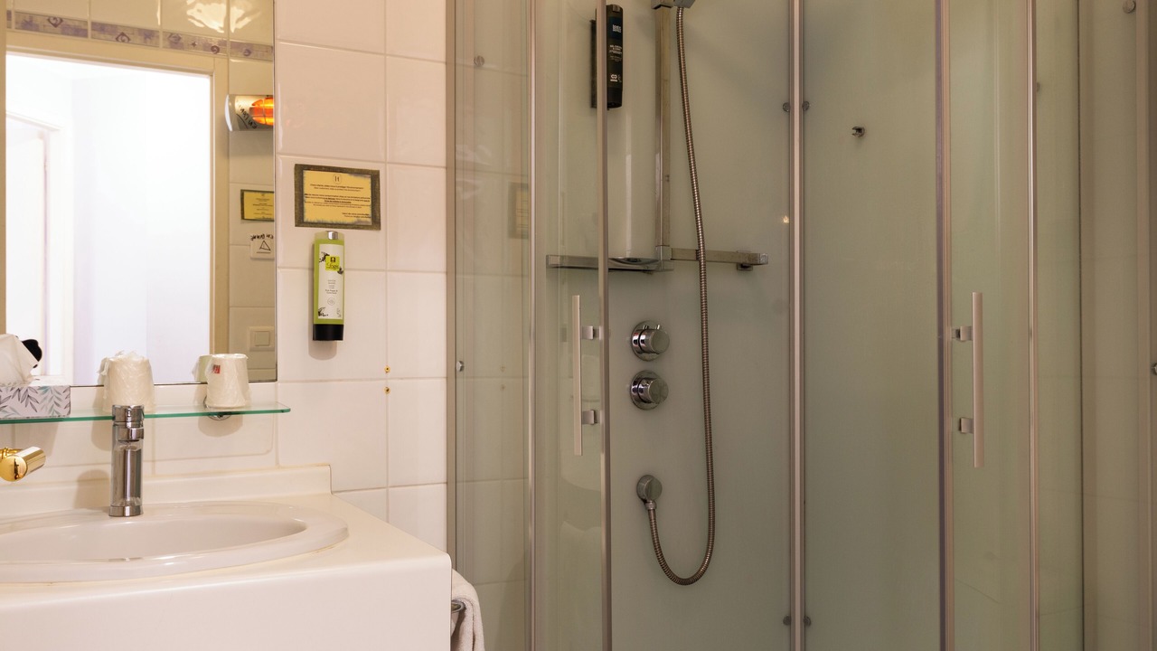 Photo of Bathroom in Libourne