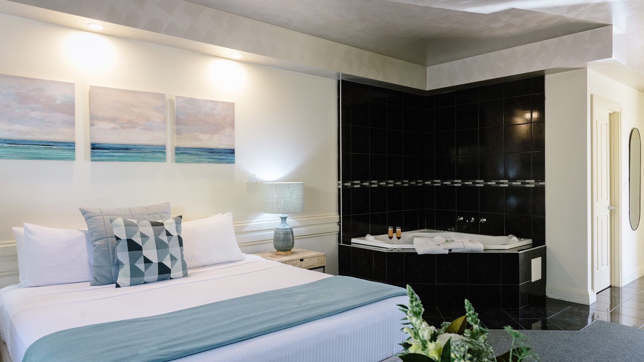 Photo of Others in Rosebud