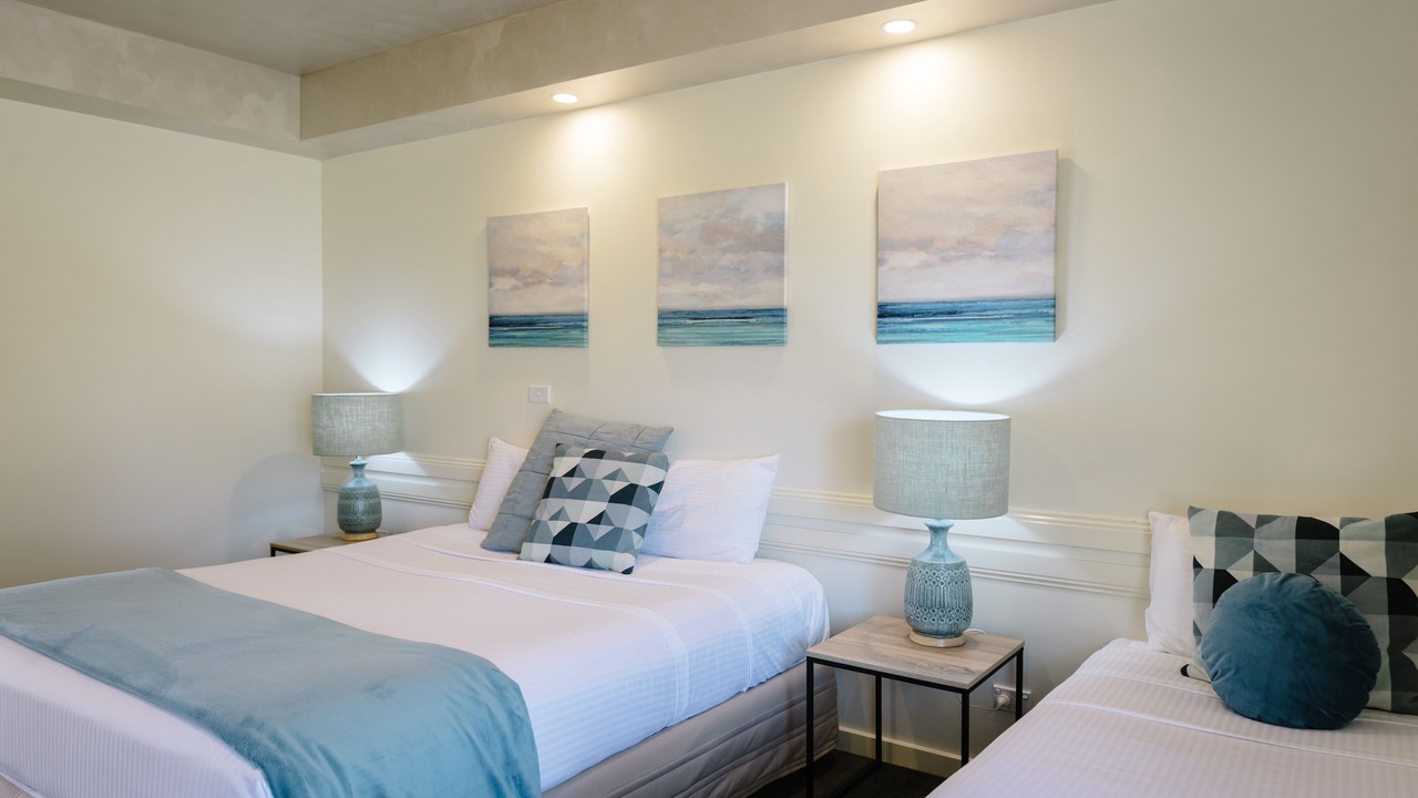 Photo of Others in Rosebud