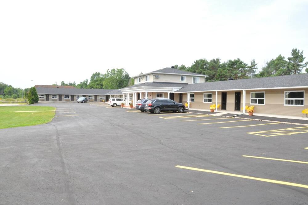 Photo of Others in Balderson