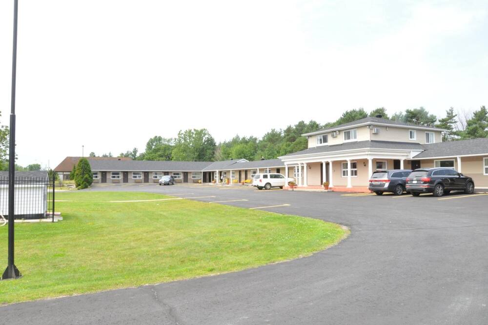 Photo of Outdoor in Balderson